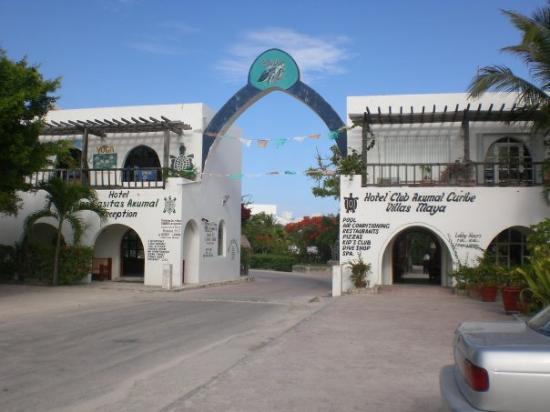 akumal mx town entrance