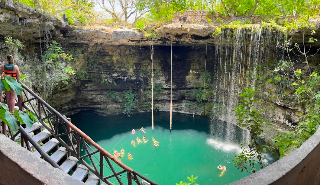 chichen itza cenote slider