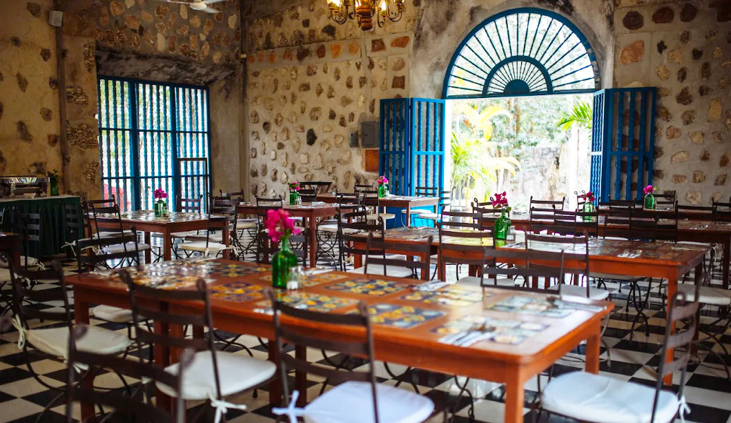 chichen itza cenote slider